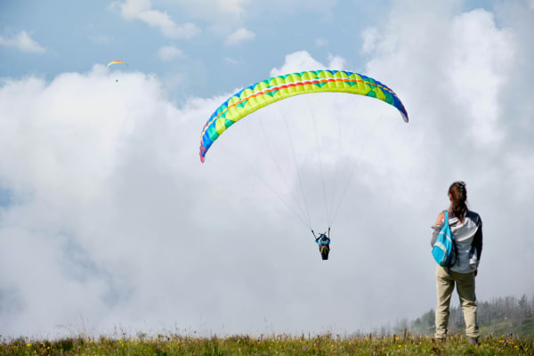 Paragliding in Bir Billing in Himachal Pradesh