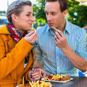 Men Eat more with women