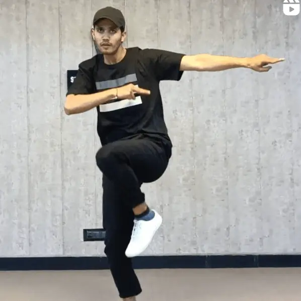 performing
        dancer