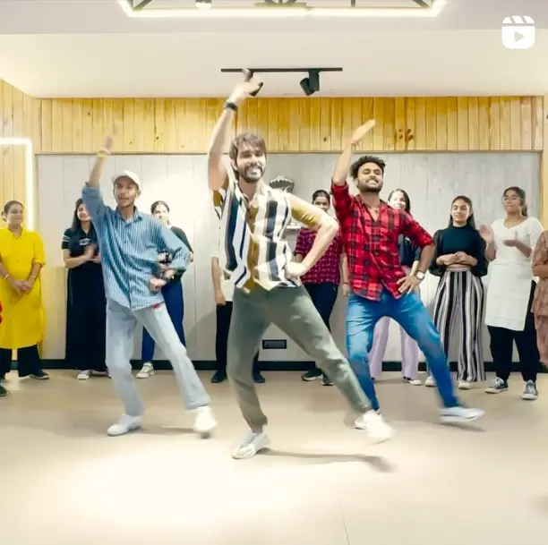 performing
        dancer