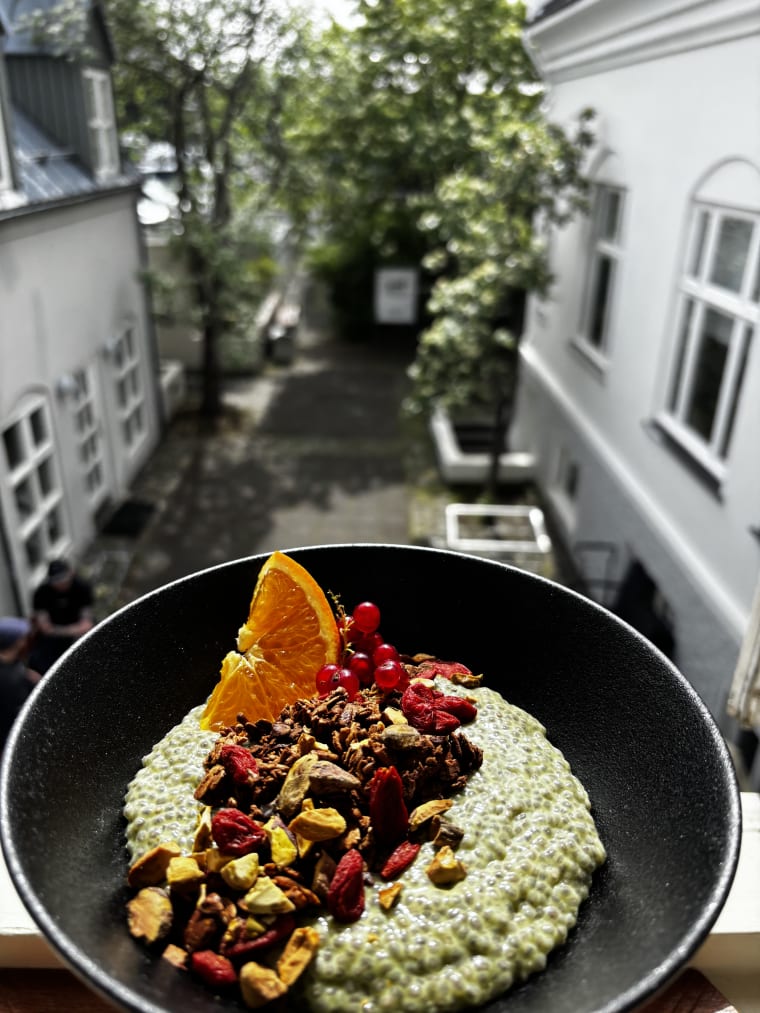 Plant-based breakfast at Mama Reykjavík