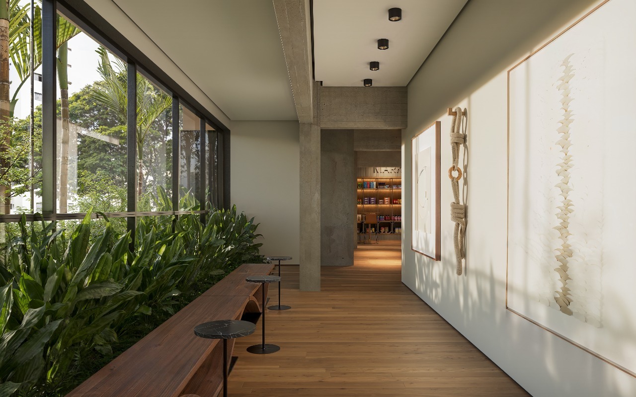 Corredor com jardim interno