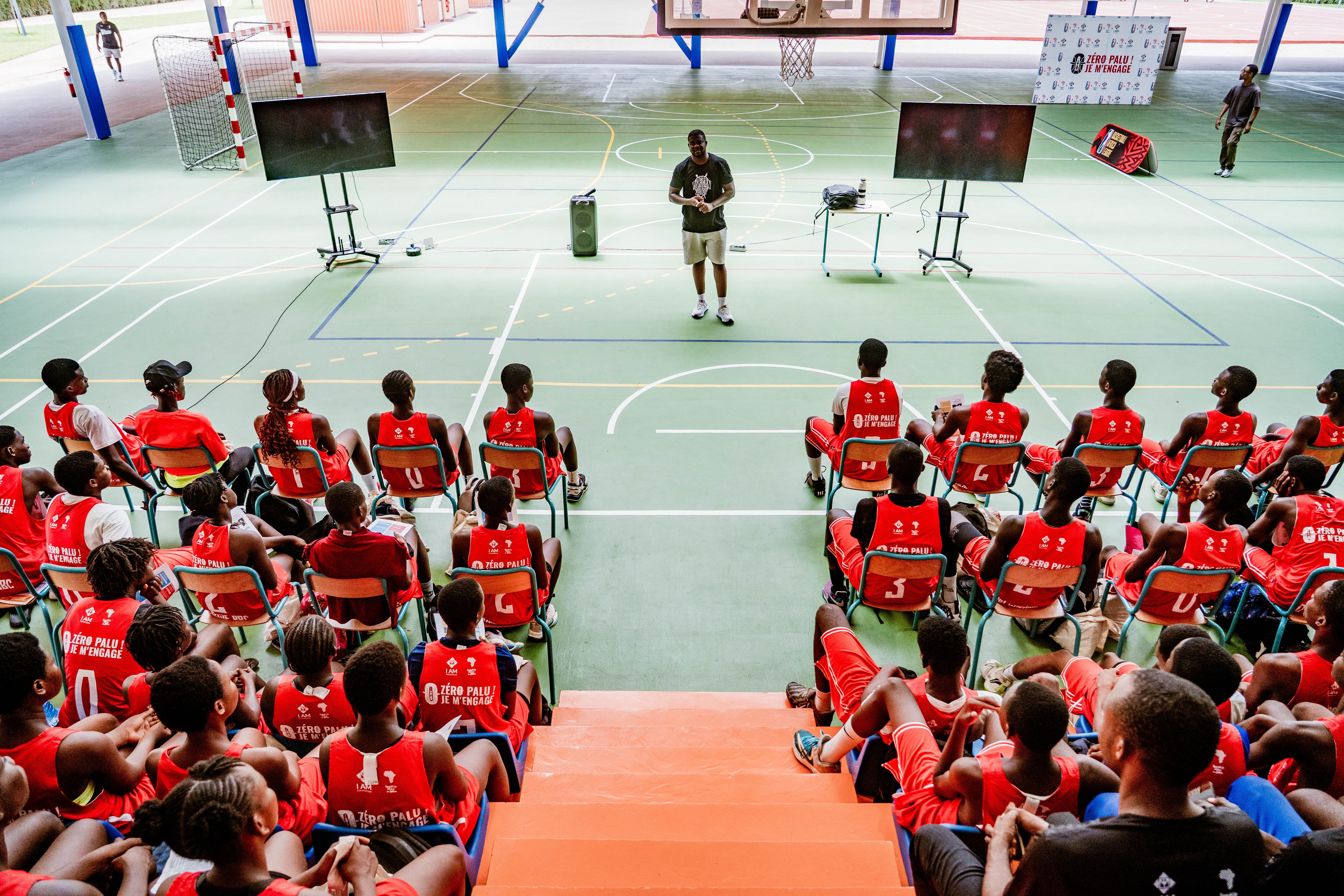 The court as a stage