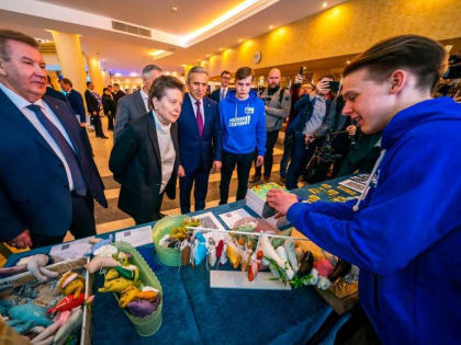 Единороссы помогут школам Макеевки приобрести новый спортинвентарь