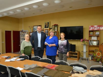 На приобретение пряжи группе «Тепло из дома» переданы денежные средства