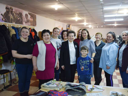 Проекты "Своих не бросаем" и "Сильные духом" объединили сотни волонтеров