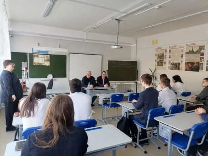 Молодой парламентарий обсудил тему участия граждан в осуществлении местного самоуправления