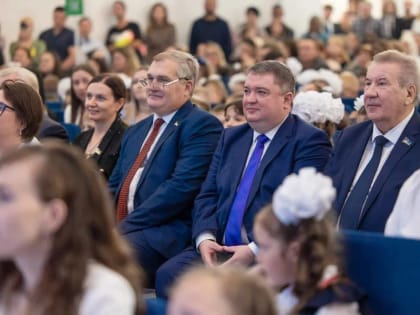 В День знаний в Нижневартовске открыли новую школу