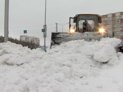 Терпите, недолго ждать! Когда расчистят от снега тротуары в Сургуте?