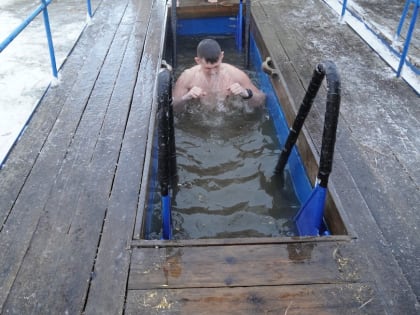 Сотрудники регионального УФСИН приняли участие в традиционных купаниях в день Крещения Господня