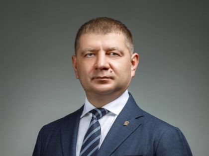 Степан Пыталев оказал финансовую поддержку школам и спорткомплексам Нефтеюганска