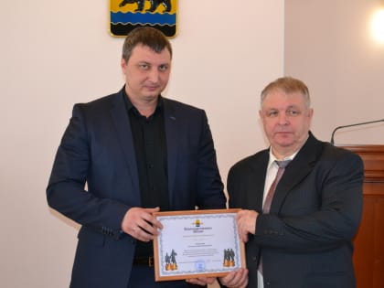 В Нефтеюганске работников жилищно-коммунального хозяйства поздравили с профессиональным праздником.