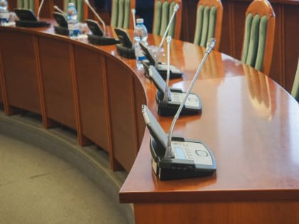 Оппозиция вновь пытается лишить должности спикера думы в ХМАО