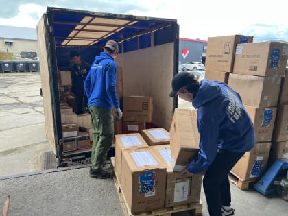 Молодогвардейцы Югры отправили на Донбасс более 300 рюкзаков для школьников