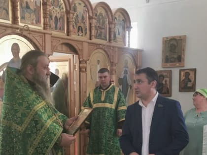 Халид Таги-заде поздравил православных с праздников Святой Троицы