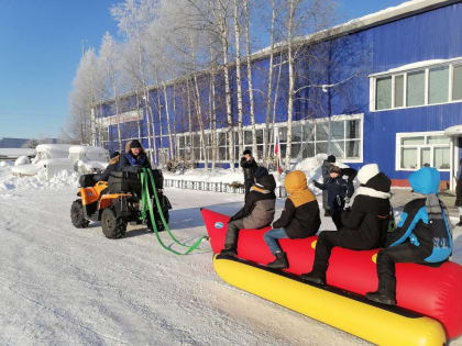 Партийцы организовали в Мегионе праздник для детей из семей мобилизованных
