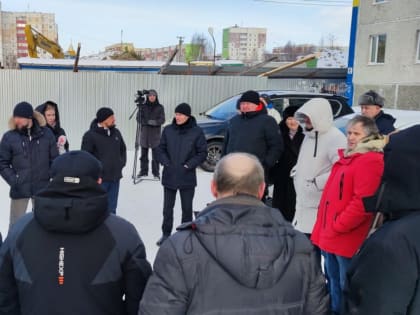 Алексей Савинцев встретился с жителями Нефтеюганска