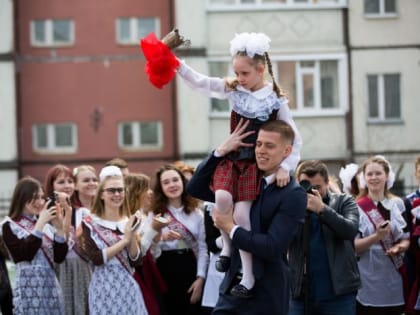 ​В Югре экзамены сдадут 9,5 тысяч выпускников и еще почти 20 тысяч девятиклассников