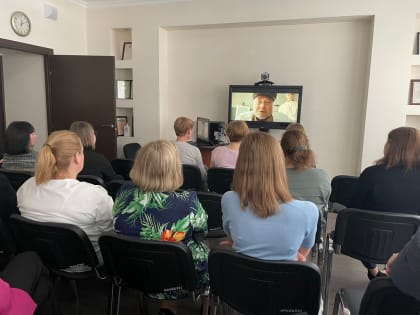 Член Молодежного парламента при Думе Югры Александр Скрябин организовал показ военной драмы «По приказу совести»