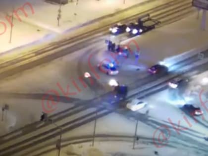 ​В центре Сургута произошло ДТП на виду у инспекторов ДПС // ВИДЕО