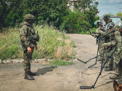 Вооруженный мятеж, перестановки в правительстве, ураган: итоги недели в ХМАО