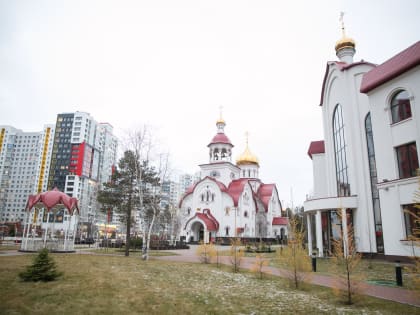 В канун Недели 19-й по Пятидесятнице митрополит Ханты-Мансийский и Сургутский Павел совершил утреню всенощного бдения в храме в честь вмч. Георгия Победоносца г. Сургута