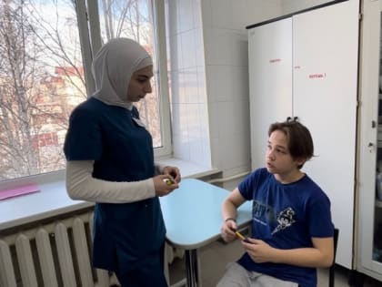 В Сургутской городской клинической больнице проводили домой пациента, поступившего из ЛНР