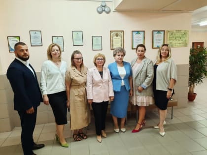 Команда Югры держит на контроле готовность сургутских школ к новому учебному году