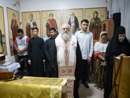 В канун Недели о мытаре и фарисее митрополит Павел молился за всенощным бдением в храме в честь св. блж. Матроны Московской г. Давао