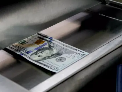 Что покупать: доллар, квартиру или гречку? Полный прогноз на 2025 год от экономиста