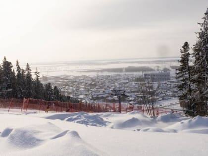 «ЮграМегаСпорт» заготавливает снег на следующий сезон