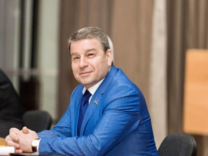 За помощью к Алексею Андрееву обратились больше тысячи югорчан