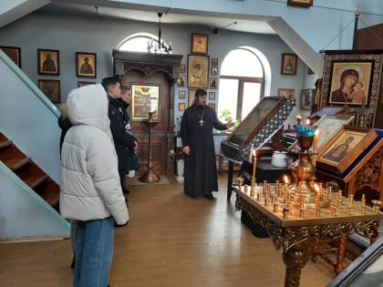 Учащиеся школы поселка Согом Ханты-Мансийского района посетили с экскурсией Знаменский храм