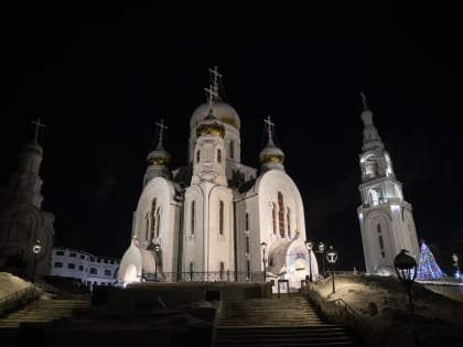 В праздник Рождества Христова митрополит Ханты-Мансийский и Сургутский Павел совершил Божественную литургию в Воскресенском кафедральном соборе г. Ханты-Мансийска