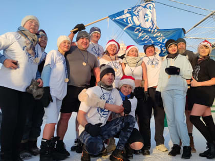 Сургутяне в первый день 2023 года приняли участие в забеге на кубок кристальной трезвости