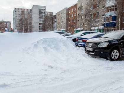 Несанкционированную свалку снега обнаружили в Нижневартовске