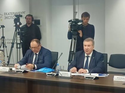 Единороссы Урала обсудили подготовку к выборам и систему взаимодействия регионов