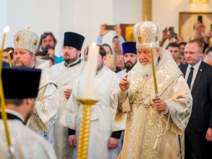 Патриарх Кирилл совершил утреню всенощного бдения в монастыре в честь иконы Божией Матери «Умиление» в Сургуте