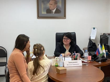 Наталья Западнова провела приём граждан по личным вопросам в Нижневартовске