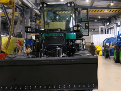 Сургутский дилер Петербургского завода начнет поставлять технику в Антарктиду