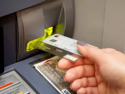 Можно ли покупать недвижимость, машину, технику в начале 2025 года: советы экспертов