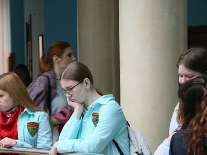 В ХМАО студентов, чьи родители мобилизованы, освободили от платы за обучение