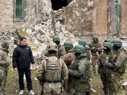 Эдуард Исаков: «Передали нашим парням четыре машины. На передовой они очень востребованы»