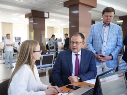 Илья Середюк пообщался с абитуриентами крупнейшего вуза Кузбасса
