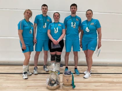 Команда Депспорта Югры стала серебряным призером соревнований по волейболу