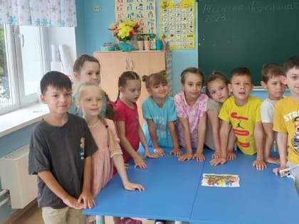 ЦВЕТОЧКИ И ЯГОДКИ