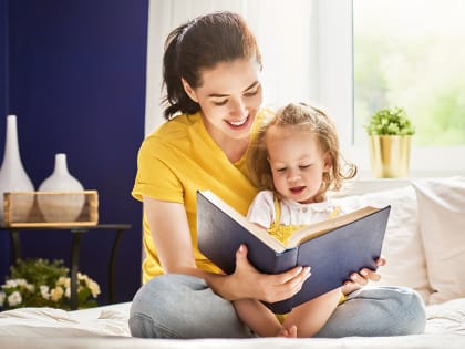 Рассказываем, что можно почитать детям на каникулах, когда сериалы и мультики надоели