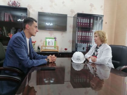 Молодой политик Дмитрий Енин и Ирина Урванцева провели рабочую встречу