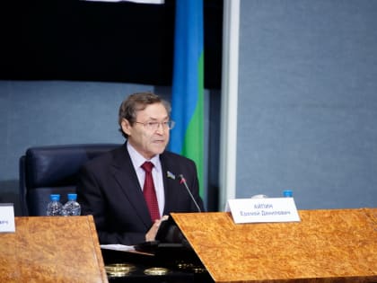 Еремей Айпин поздравил с 85-летием легендарного бурового мастера Геннадия Лёвина