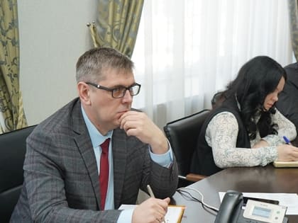 О благоустройстве, бродячих собаках и безопасности на дорогах: эти и другие вопросы обсуждались во время телефонной «прямой линии»